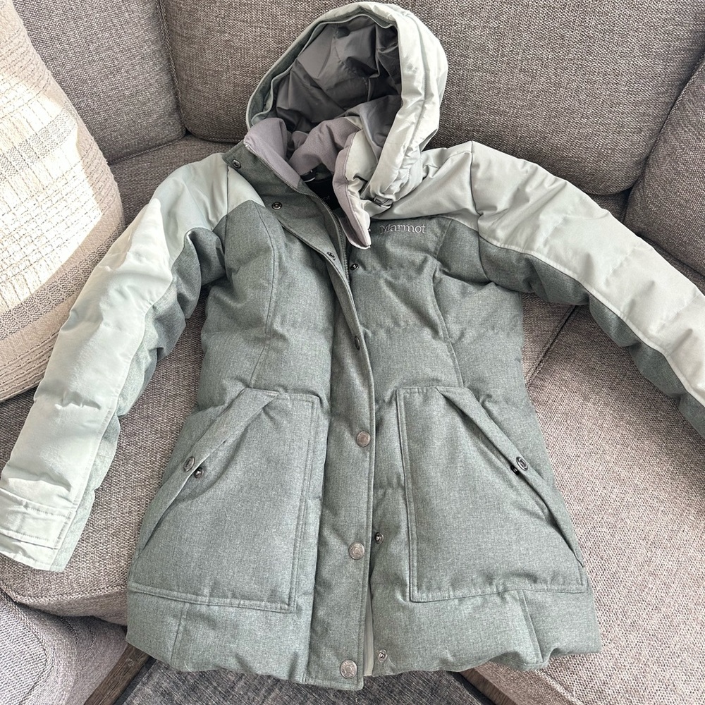 Women’s Marmot Jacket - size Small